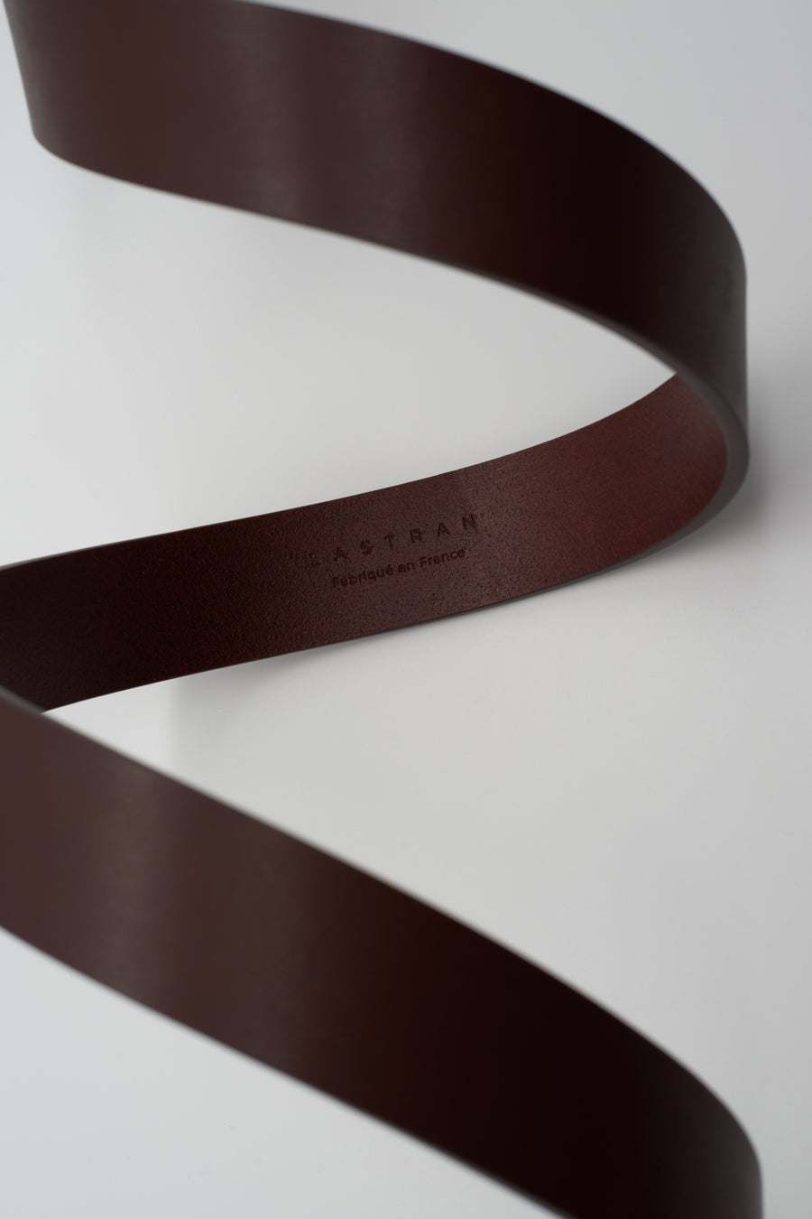 LANIÈRE DE CUIR CHOCOLAT